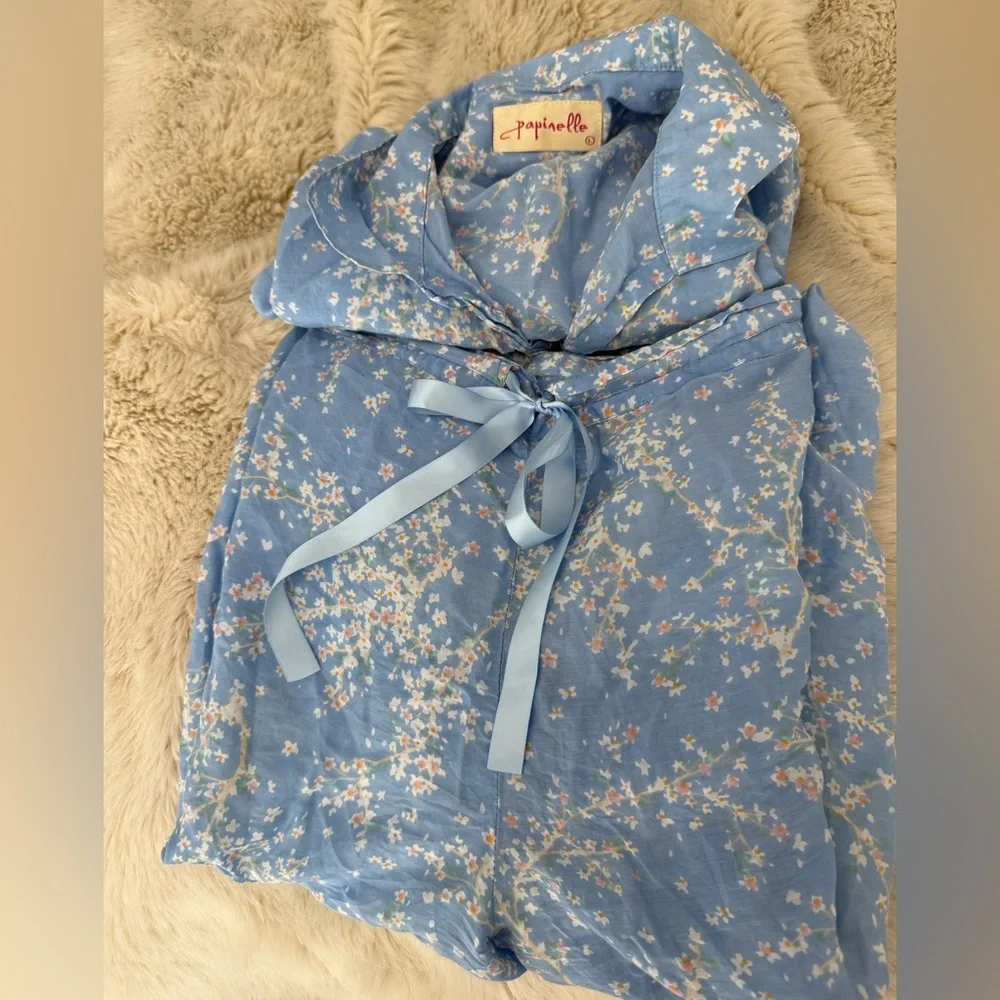 Papinelle
Cheri Blossom
Cotton & Silk
Crop Pajamas sz large $190 - Picture 5 of 5